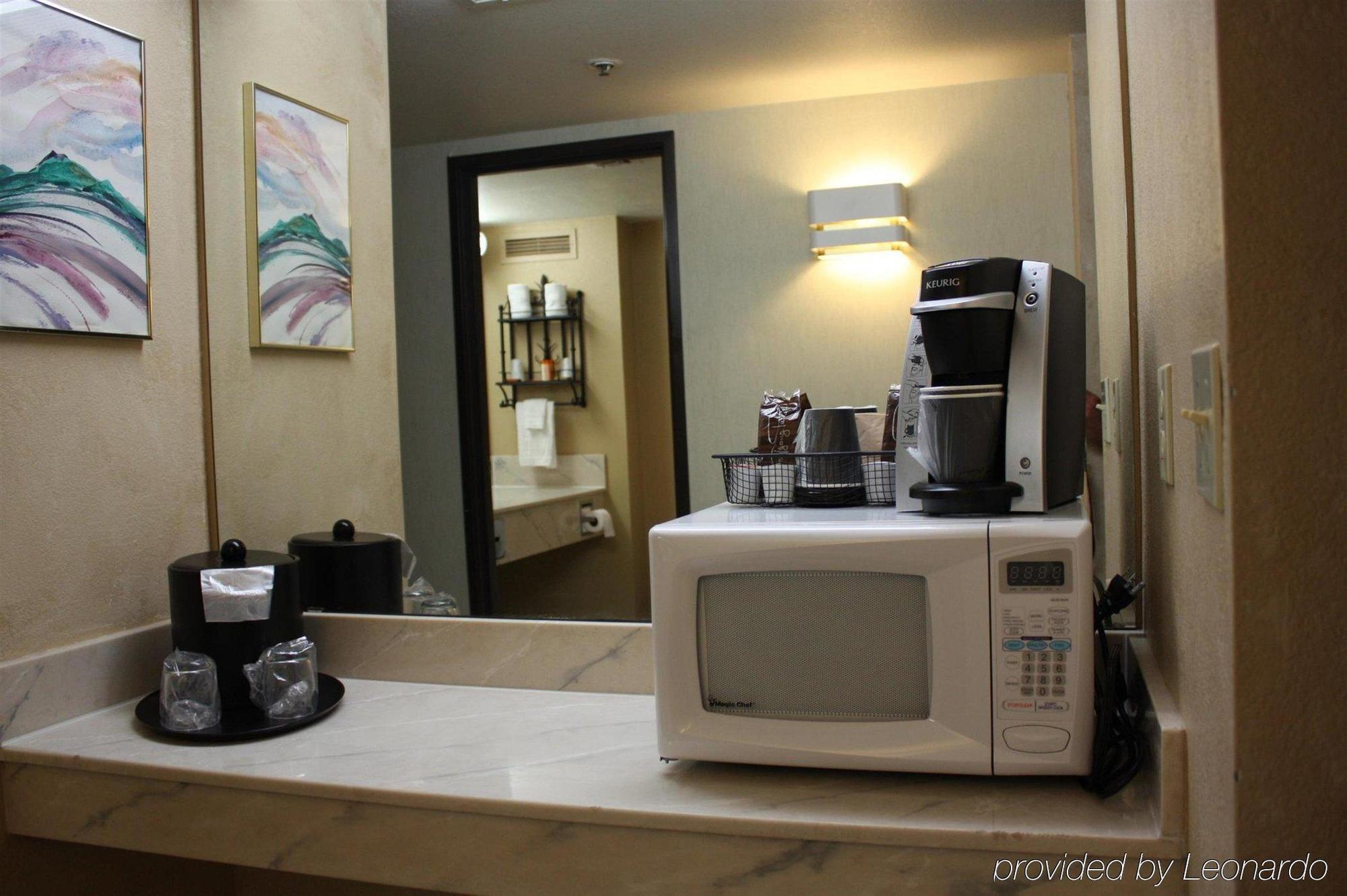 Ramada By Wyndham Viscount Suites Tucson East Экстерьер фото